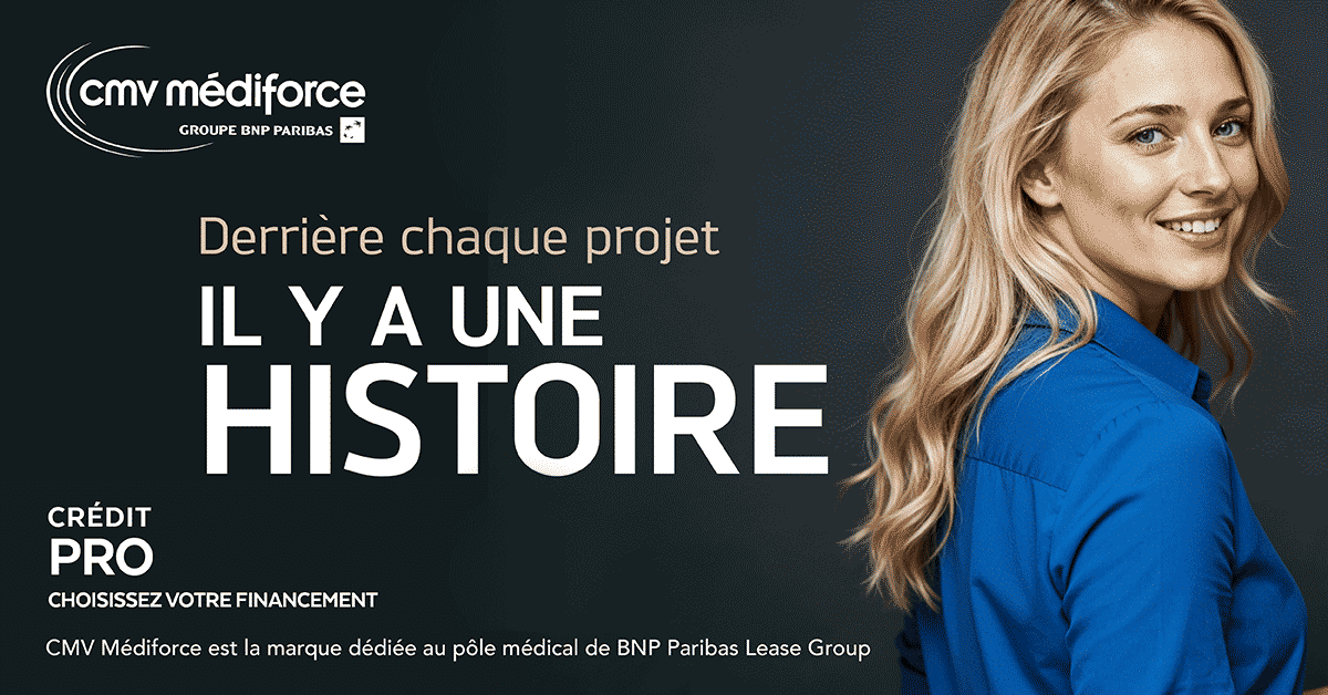 photo d'une femme souriante avec l'accroche "derrière chaque projet il y a une histoire"
